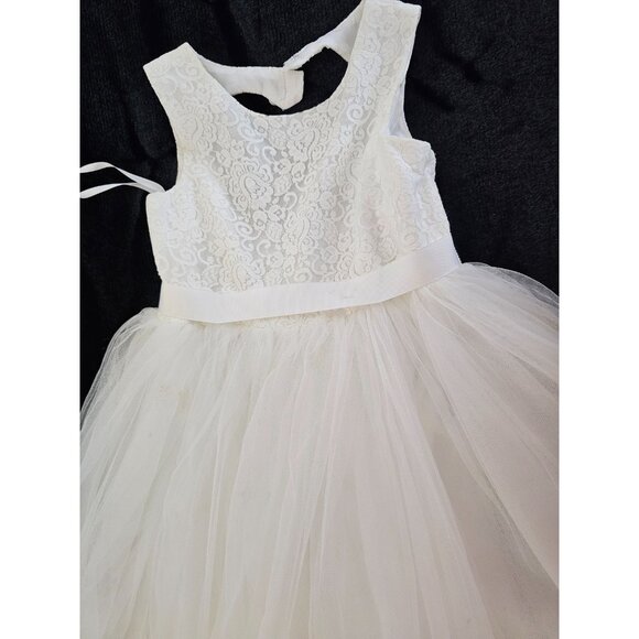 David's Bridal Ball Gown Flower Girl Dress With Heart Cut Out Style #RK1368-SZ 7 - Picture 5 of 15
